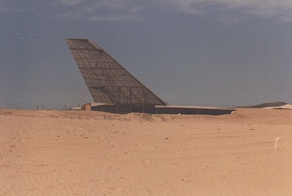 747c.jpg (33129 bytes)
